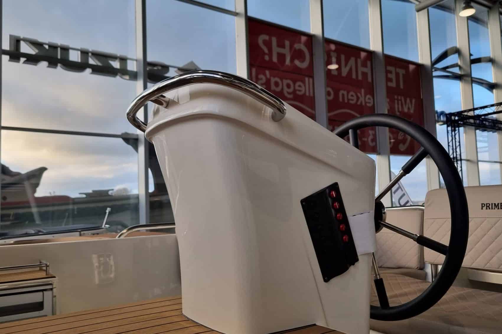 RVS railing op console [615150eu] Prins Watersport